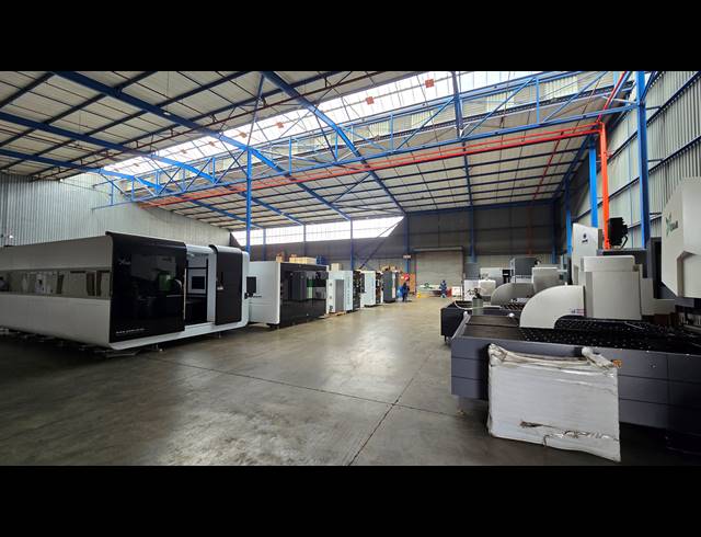 2,170M² WAREHOUSE TO LET IN SPARTAN
